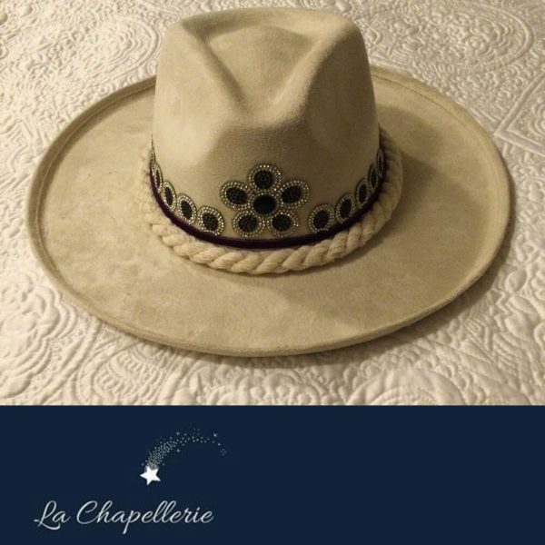 Sombrero Fedora con ala doblada